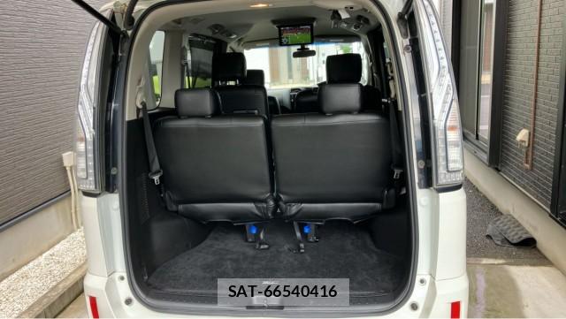 Nissan SERENA 2014-05 8281469-17