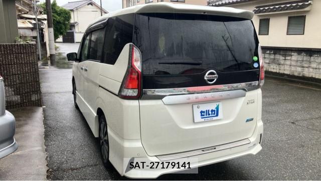 Nissan SERENA 2017-08 8281577-13