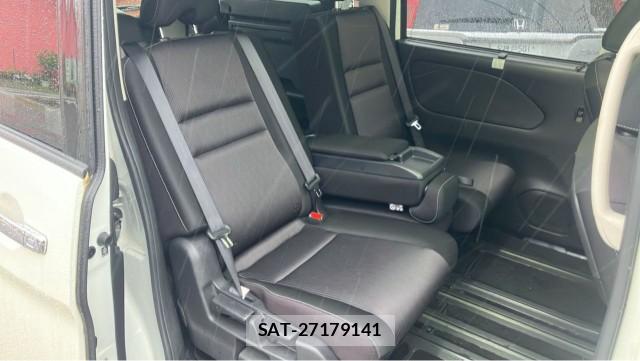 Nissan SERENA 2017-08 8281577-6