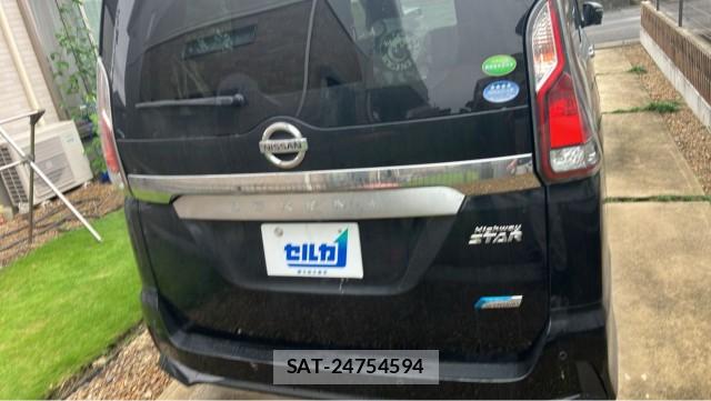 Nissan SERENA 2017-07 8281607-1