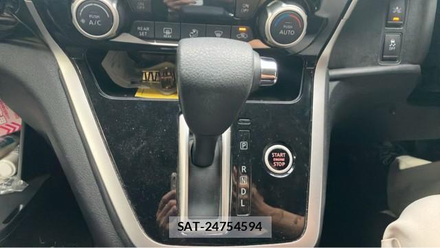 Nissan SERENA 2017-07 8281607-14
