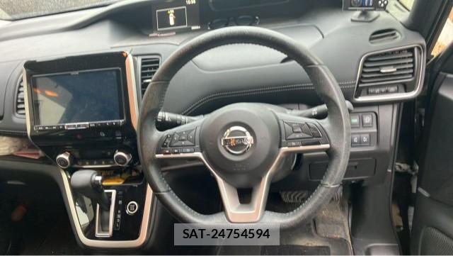 Nissan SERENA 2017-07 8281607-16