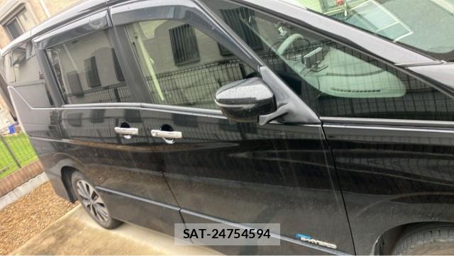 Nissan SERENA 2017-07 8281607-3