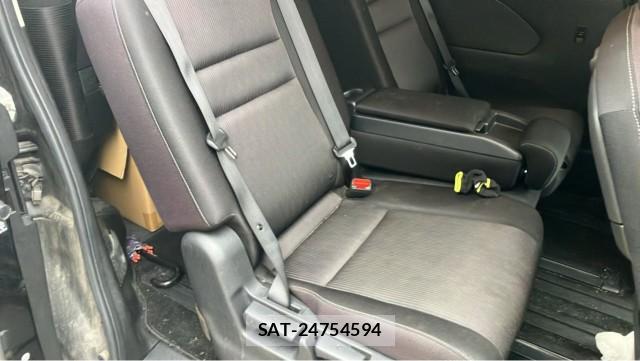 Nissan SERENA 2017-07 8281607-6