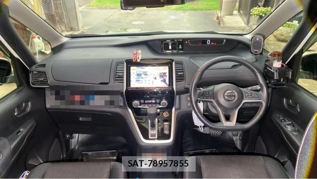 Nissan SERENA 2017-09 8281651-2