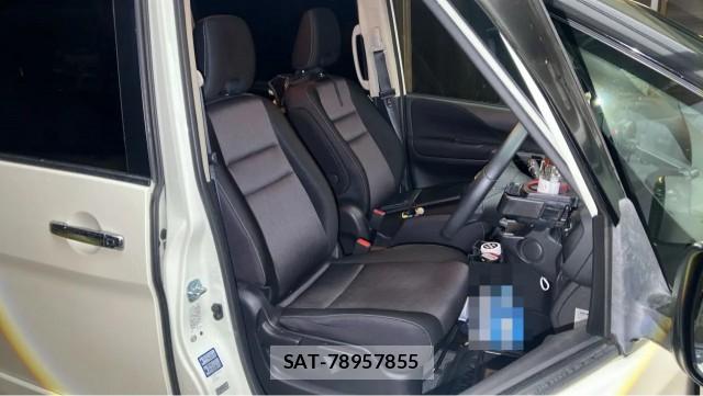 Nissan SERENA 2017-09 8281651-5