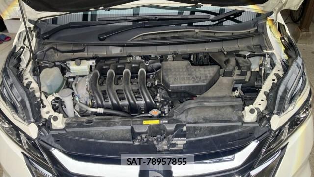 Nissan SERENA 2017-09 8281651-7