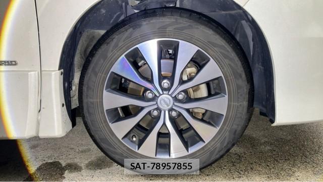 Nissan SERENA 2017-09 8281651-8