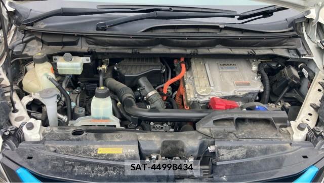 Nissan SERENA 2019-02 8281735-7