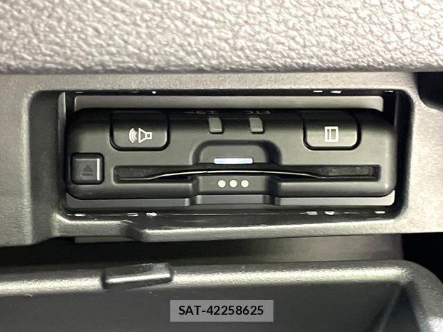 Nissan SERENA 2022-06 8281777-6