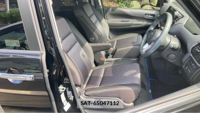 Nissan SERENA 2022-05 8281906-5