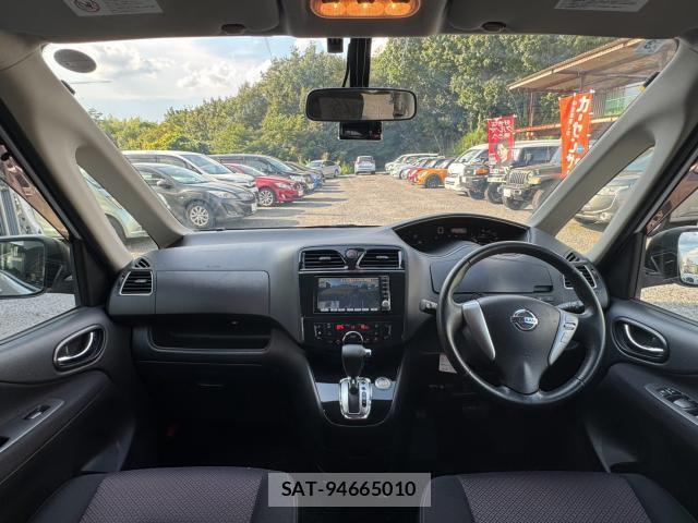 Nissan SERENA 2011-03 8281991-2
