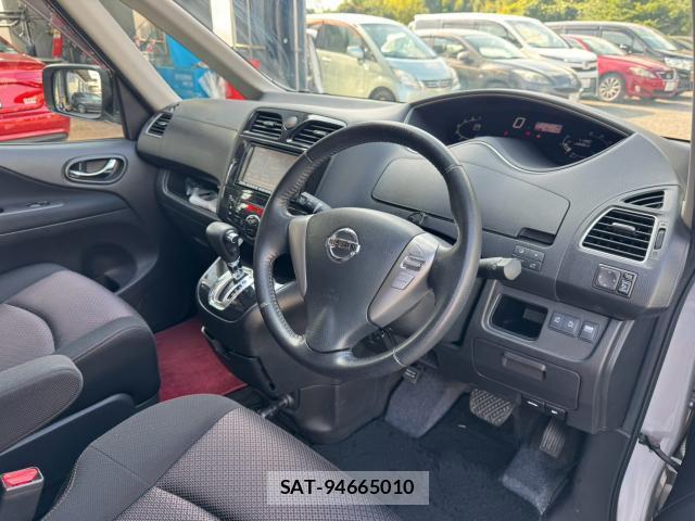 Nissan SERENA 2011-03 8281991-5