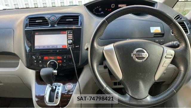Nissan SERENA 2012-03 8282142-16