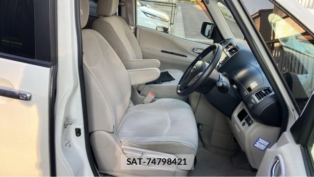 Nissan SERENA 2012-03 8282142-5