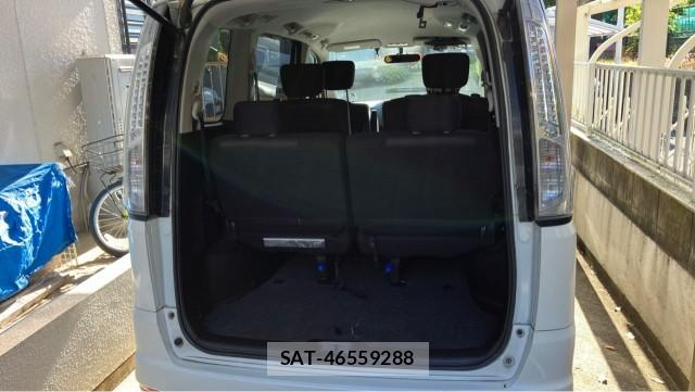 Nissan SERENA 2013-06 8282481-17