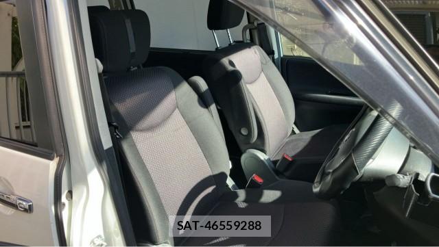 Nissan SERENA 2013-06 8282481-5
