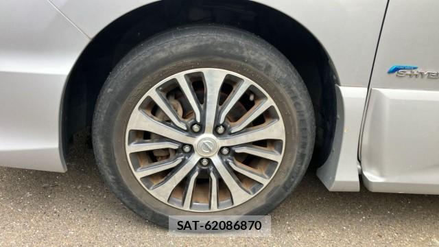 Nissan SERENA 2015-09 8282489-8