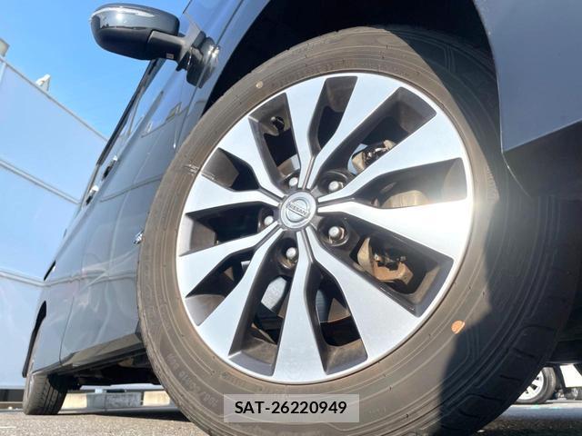 Nissan SERENA 2016-11 8282705-12