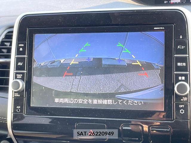 Nissan SERENA 2016-11 8282705-3