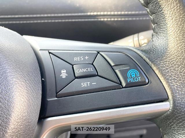 Nissan SERENA 2016-11 8282705-5