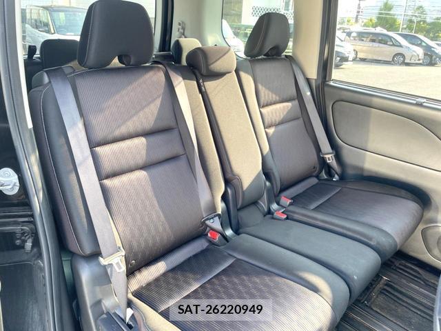 Nissan SERENA 2016-11 8282705-8