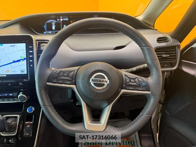 Nissan SERENA 2022-06 8282970-5