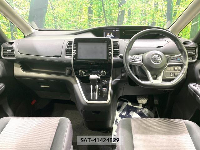 Nissan SERENA 2016-10 8283450-1