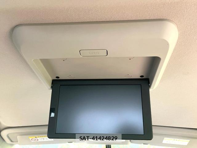 Nissan SERENA 2016-10 8283450-2