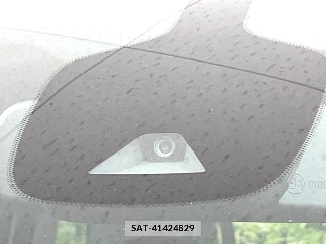 Nissan SERENA 2016-10 8283450-3