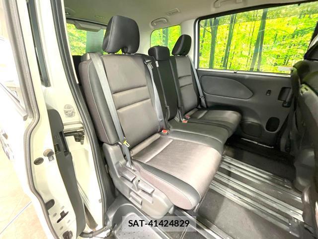 Nissan SERENA 2016-10 8283450-8