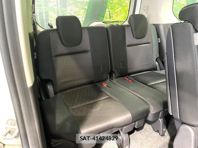 Nissan SERENA 2016-10 8283450-9