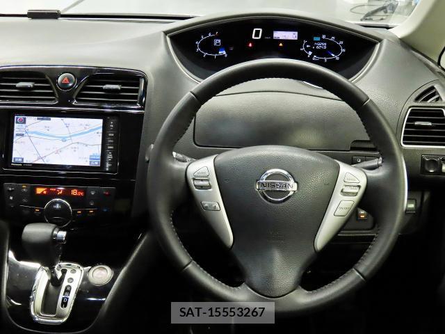 Nissan SERENA 2015-08 8283747-11