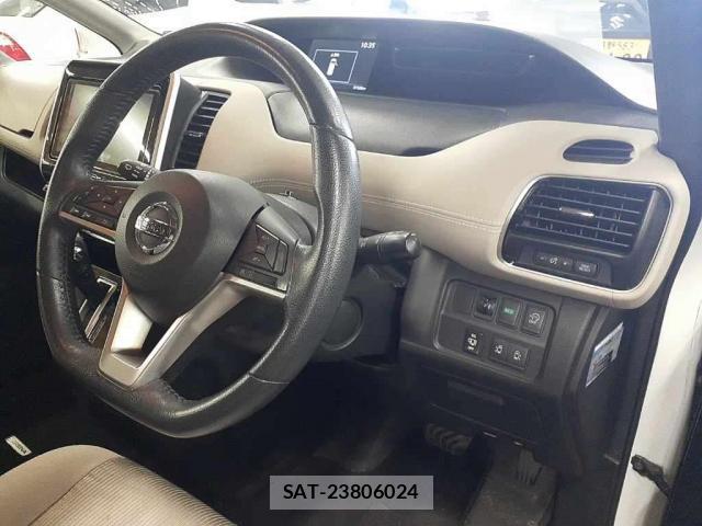 Nissan SERENA 2017-05 8283851-4