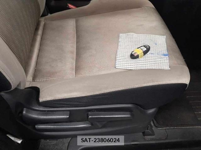 Nissan SERENA 2017-05 8283851-5