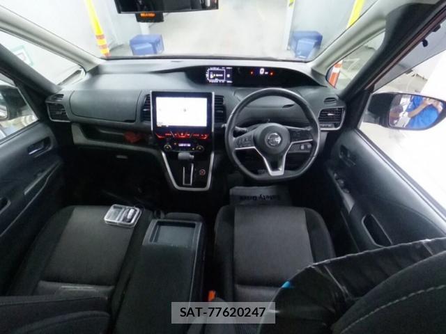 Nissan SERENA 2018-07 8283902-2