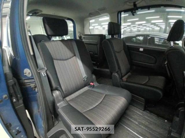 Nissan SERENA 2015-07 8283924-3