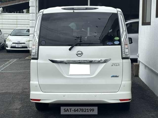 Nissan SERENA 2016-01 8284138-7
