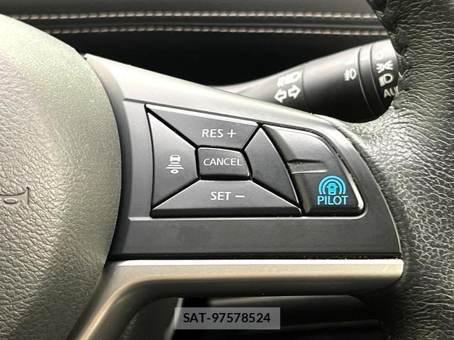 Nissan SERENA 2018-04 8284156-4