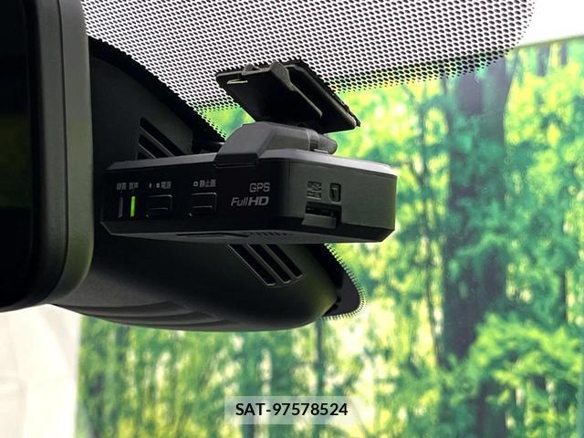 Nissan SERENA 2018-04 8284156-6