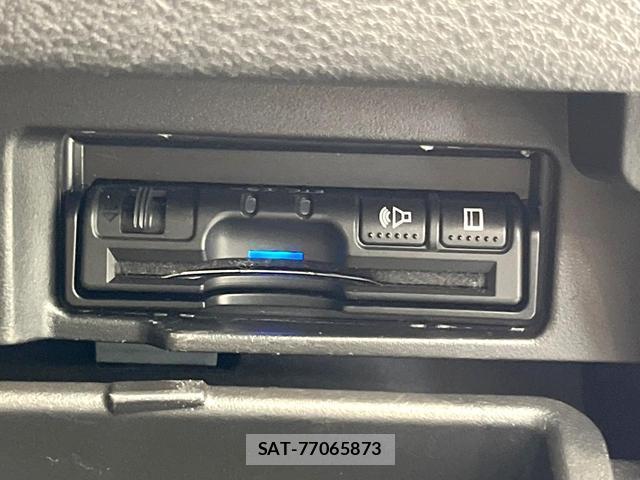 Nissan SERENA 2018-03 8285631-6