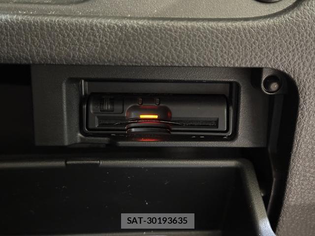 Nissan SERENA 2014-03 8285868-4
