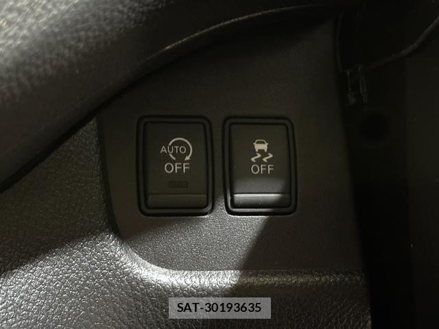 Nissan SERENA 2014-03 8285868-7