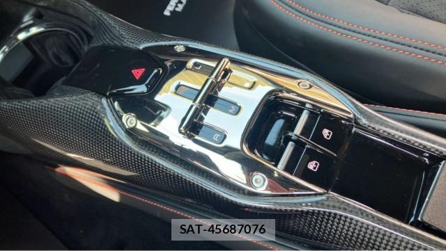 Ferrari SF90 Stradale 2023-08 8281115-13