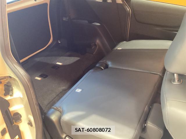 Toyota SIENTA 2021-06 8276740-16
