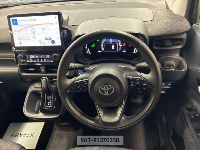 Toyota SIENTA 2023-11 8276999-2