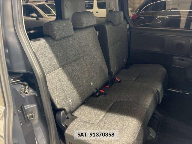 Toyota SIENTA 2023-11 8276999-4