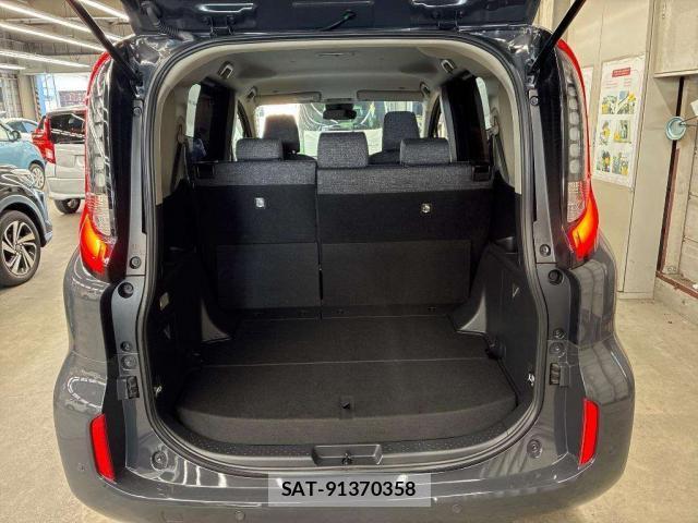Toyota SIENTA 2023-11 8276999-5