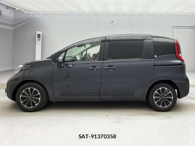 Toyota SIENTA 2023-11 8276999-6