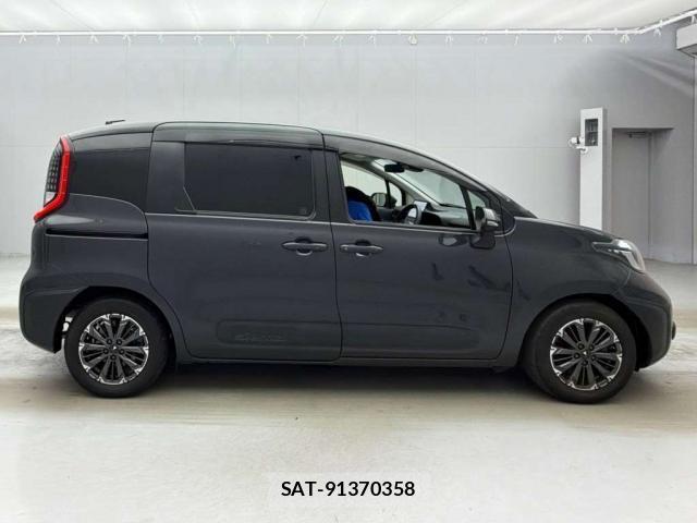 Toyota SIENTA 2023-11 8276999-7